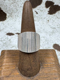 Bild in Galerie-Betrachter laden, Sterling Silver Ribbed Statement Ring on wood block with cowhide background
